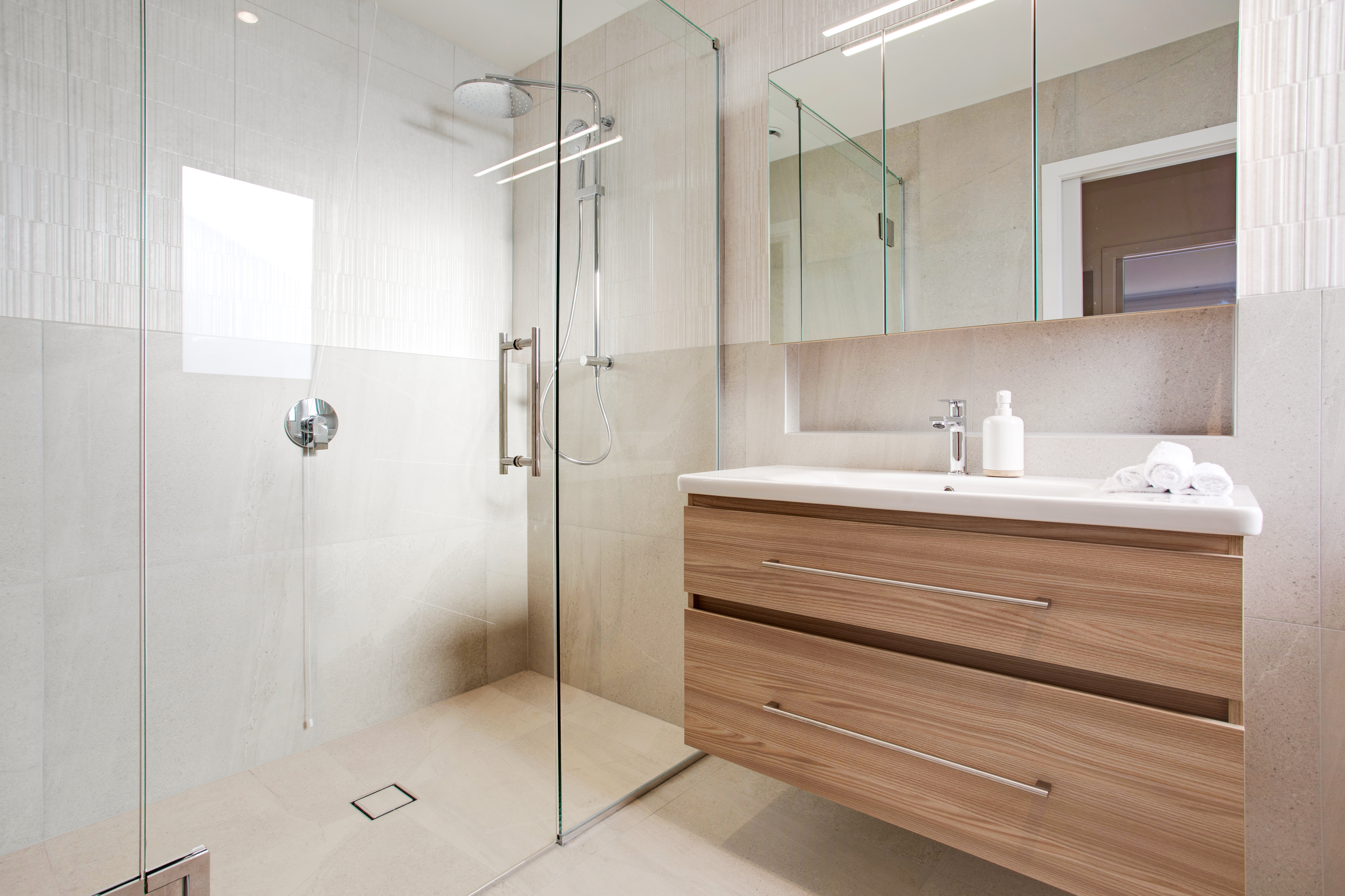 Franklin 2 Bed Bathroom
