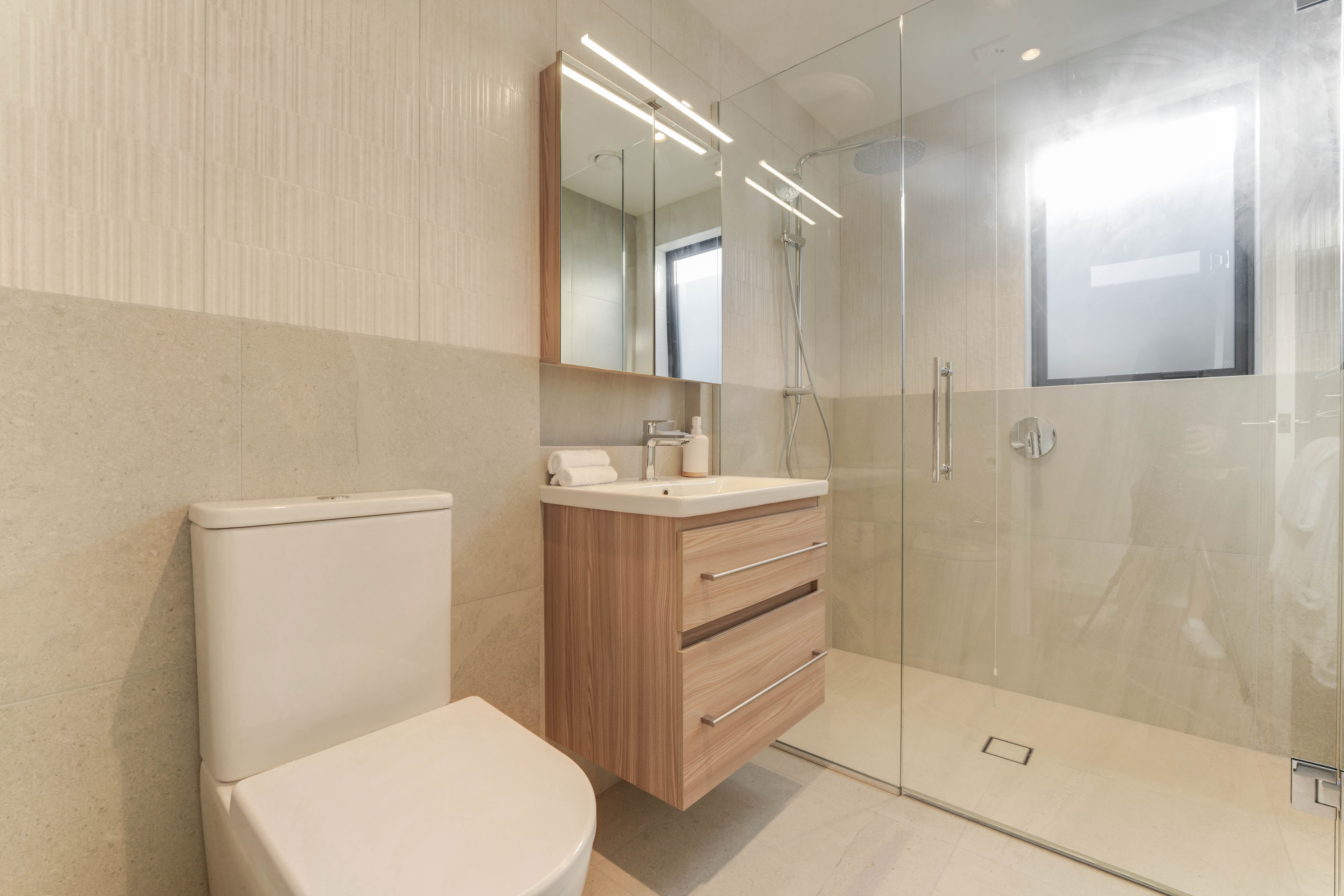Franklin Villa 47 Bathroom One